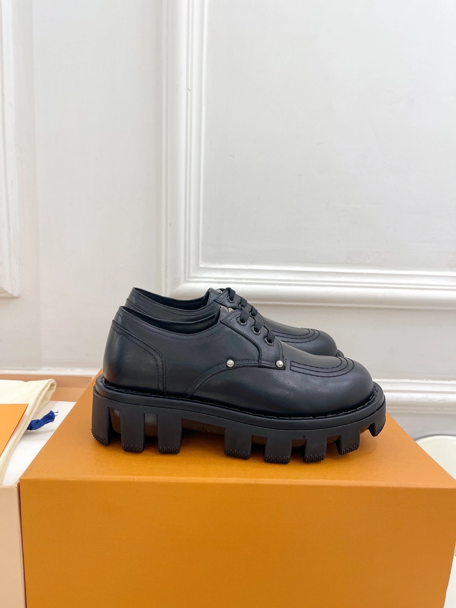 OOBB-- 1ACN3P Heel height：5.5CM cowhide item:D-X158D1031